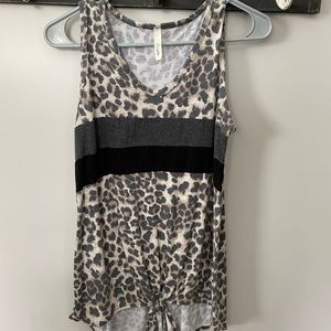 Cheetah striped knot tank